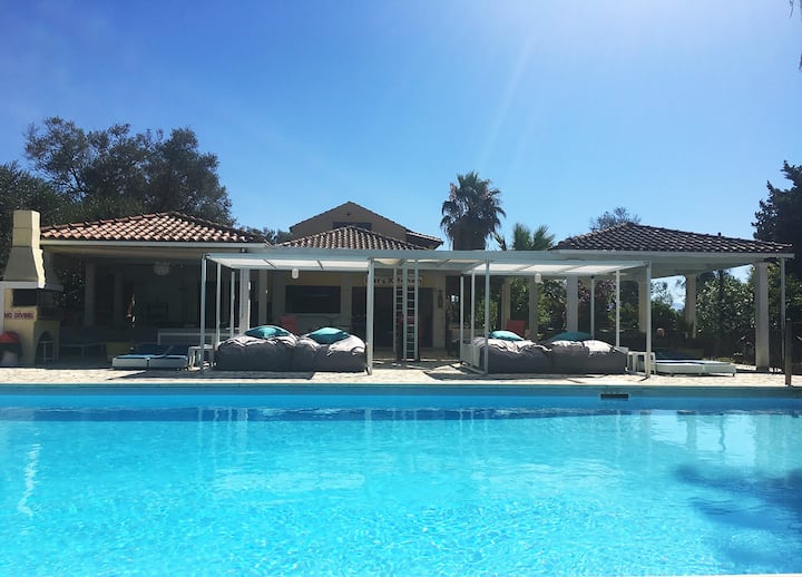 ATHINA APARTMENTS Holidays in Corfu